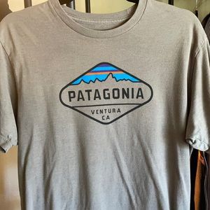 Patagonia slim fit logo tee medium